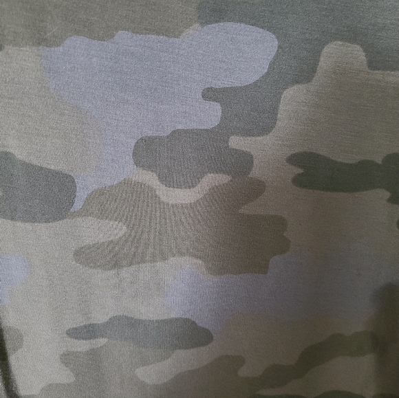 American Eagle Csmo Soft n Sexy Tee size small - Picture 3 of 4